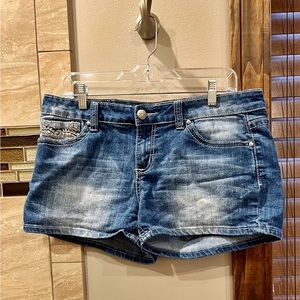 Soundgirl  juniors distressed and embellish denim shorts size 15